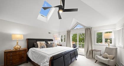 2BR Guesthouse Near Lakes with BBQ & Hot Tub