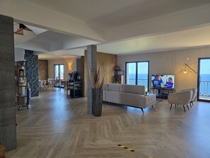 Lobby - Casa do Mundo Madeira (Santa Cruz)