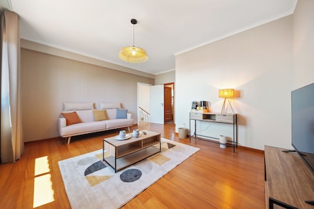 Deluxe Family Suite | ๋ฏธ๋๋ฐ, ๊ฐ์ค ๋ด ๊ธ๊ณ , ๋
ธํธ๋ถ ์์
๊ณต๊ฐ, ๋ฌด๋ฃ WiFi