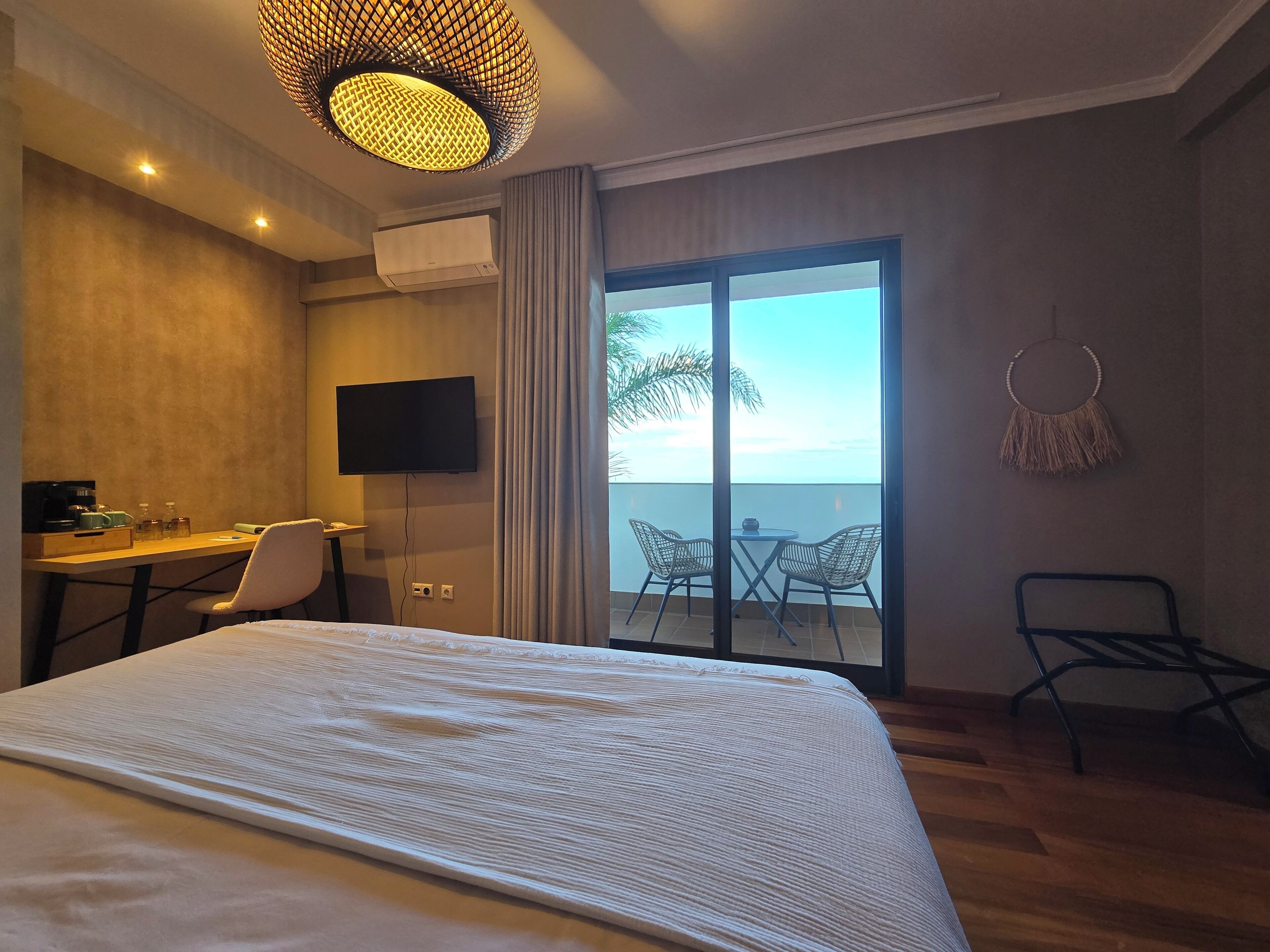 Double Room | Minibar, in-room safe, laptop workspace, free WiFi