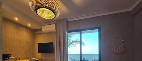 Habitación doble | Minibar, caja fuerte, espacio para trabajar con un portátil