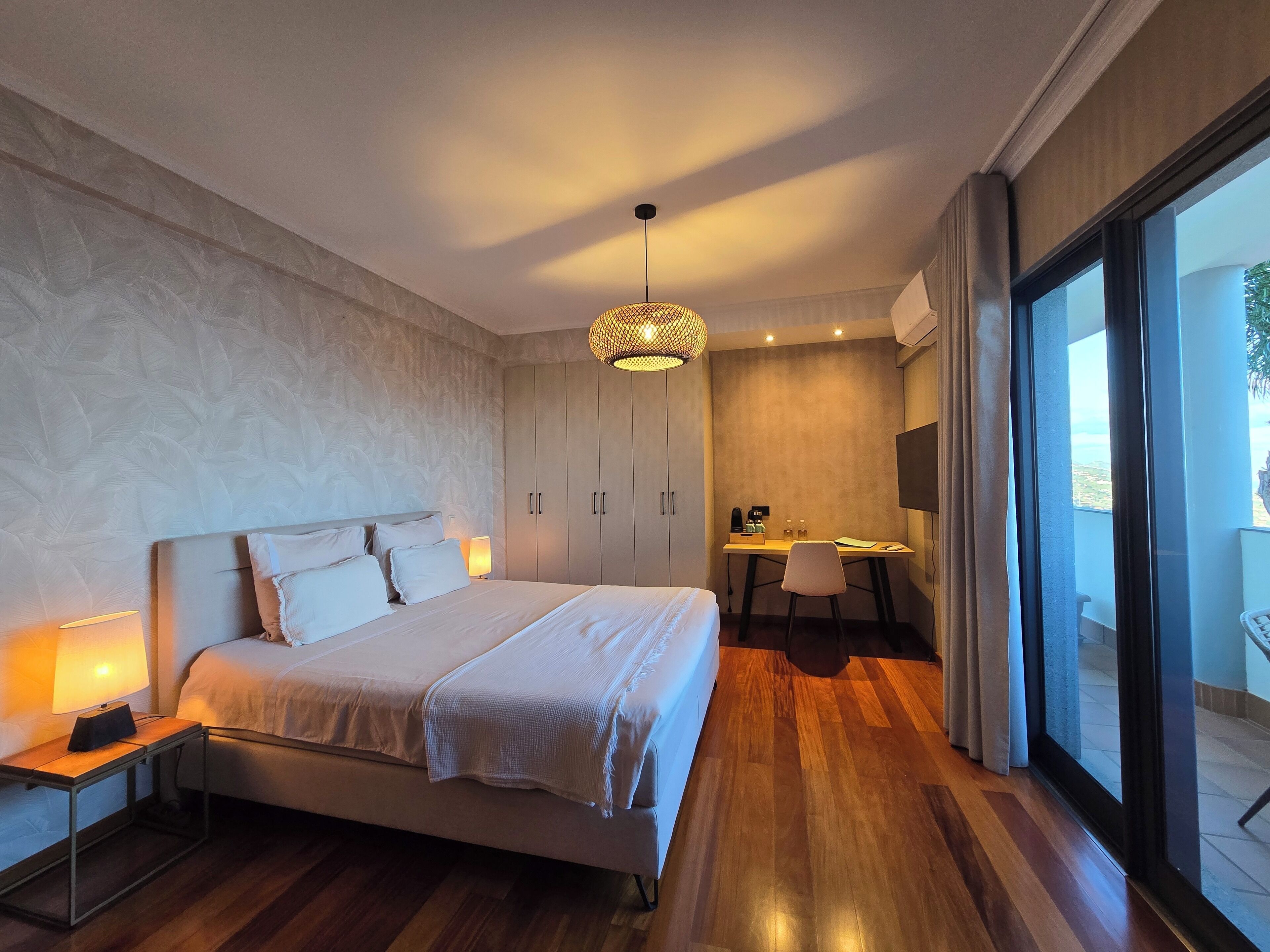 Double Room | Minibar, in-room safe, laptop workspace, free WiFi