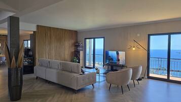 Coin salon dans le hall