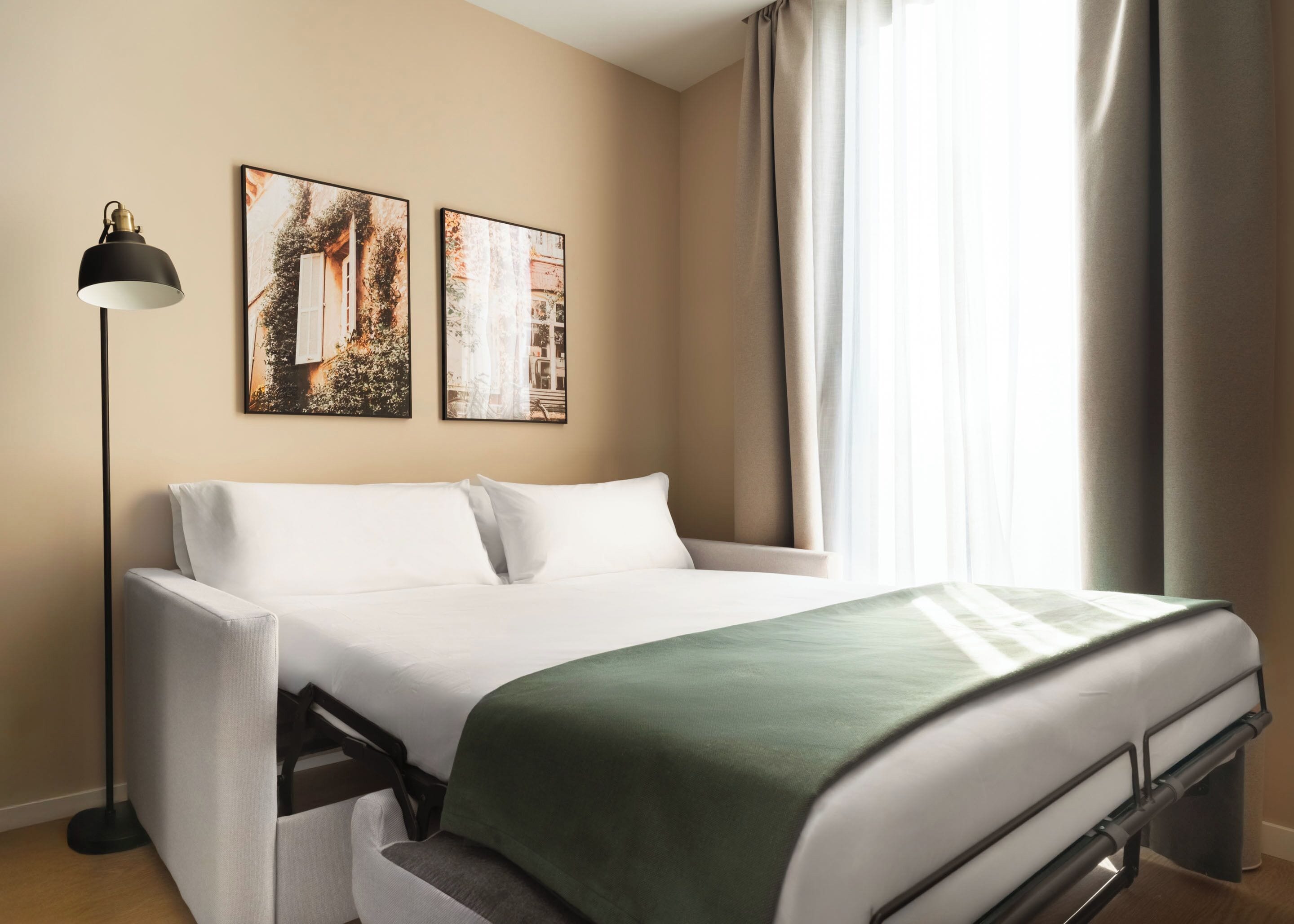 One-Bedroom Suite with sofa bed | Wohnbereich