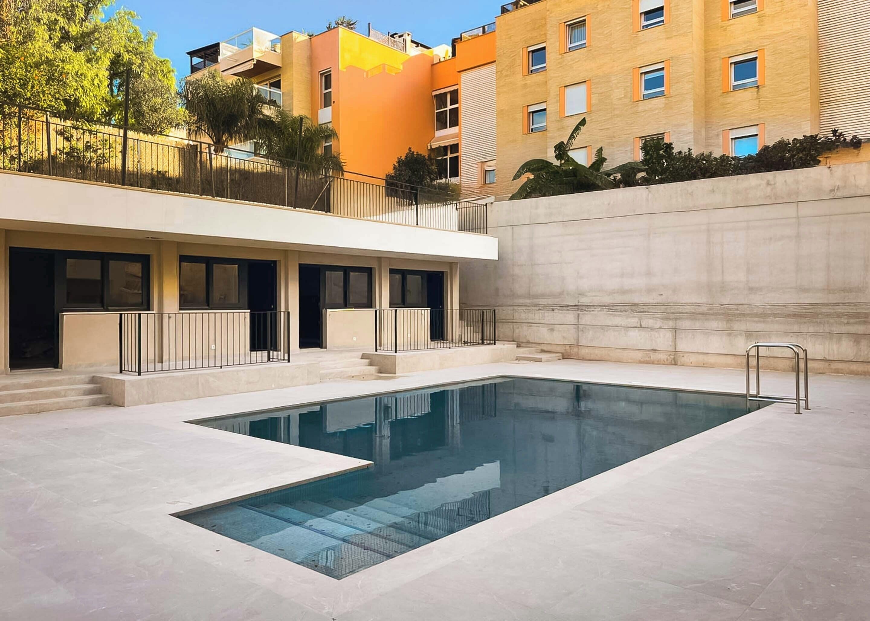 Huoneisto, 1 makuuhuone, parveke | Uima-allas | Ulkouima-allas