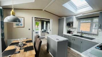 2 bedrooms, Internet