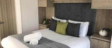 2 bedrooms, Internet