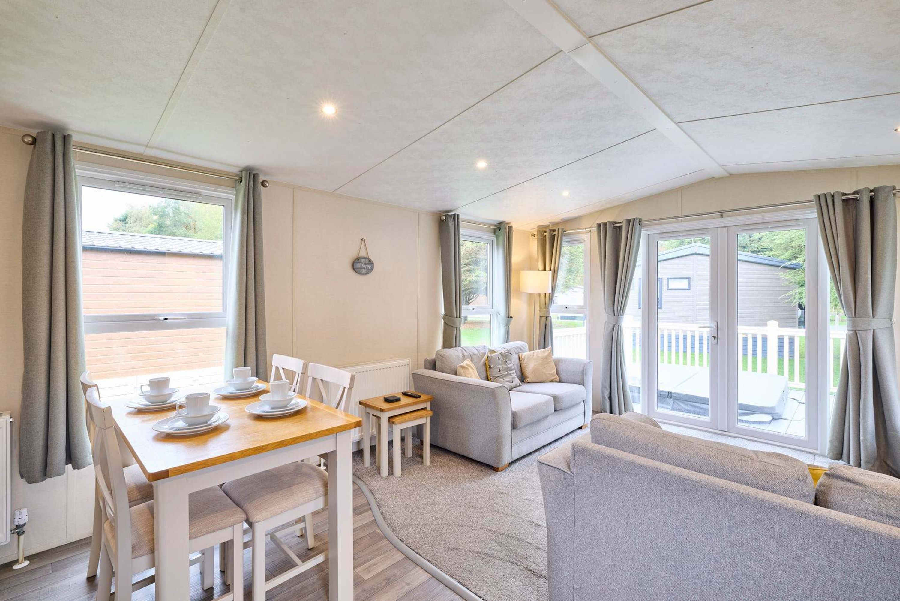 Rumah | 2 kamar tidur dan internet