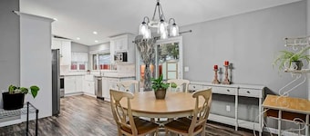 Family 4BR Home With Patio by Willowcreek Park
