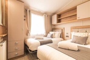 House - Host Stay Lakeside Retreat (York)
