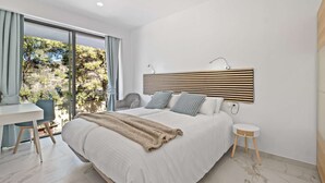 5 bedrooms, desk, iron/ironing board, WiFi - Villa Pinares de San Antón Sea, City & Mountain Views (Málaga)