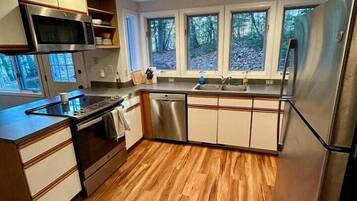 Refrigerador, microondas, horno, lavavajillas