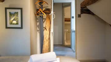 Iron/ironing board, free WiFi