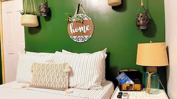 1 室のベッドルーム、アイロン / アイロン台、WiFi (無料)