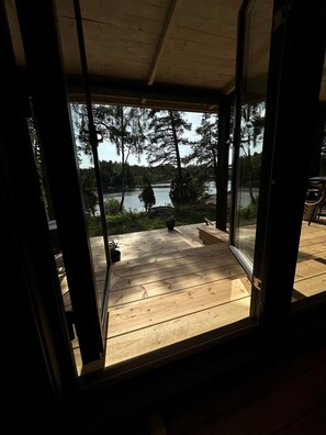 Chalet rustique classique, vue sur l’océan | Intérieur