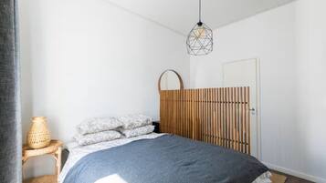 1 bedroom, desk, iron/ironing board, WiFi