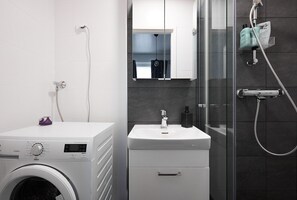 Hair dryer, towels - Modern 1BR Apt. in Turku with Best Location (Turku)