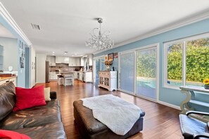 منزل | 3 عدّة غرف نوم وخدمة  الإنترنت