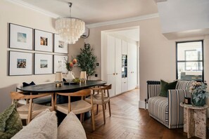 Dining - Stunning Townhouse in Parsons Green, Fulham (Parsons Green, London, UK)