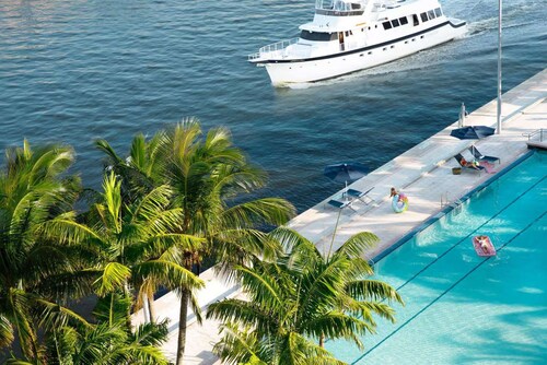 Sunny Oasis | Swimming. Restaurant