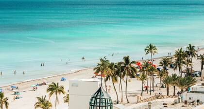 Sunny Retreat | Restaurant + Outdoor Pool