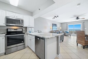 Fridge, microwave, oven, stovetop - Four Winds 103 -Hallway Kids Bunks-Perfect for Small Families-NEW in our rental! (Orange Beach)