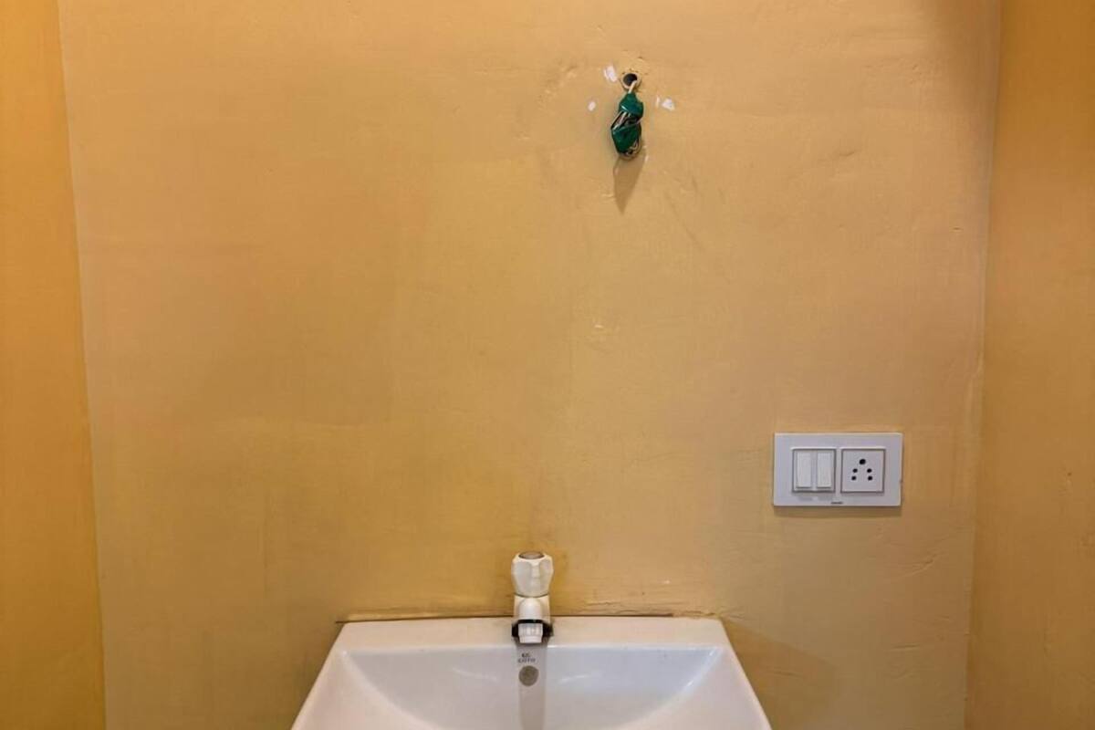 Luxury Double Room, Balcony, City View | Bathroom sink