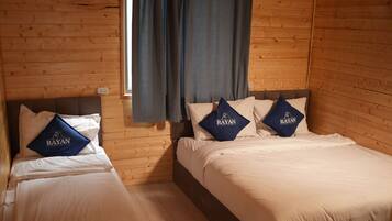 Deluxe Cottage, Mountain View | Blackout curtains