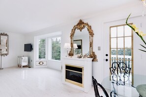 Interior - Ocean view French Riviera,
like a home nestled in the hills on European  Coast (Prospect)