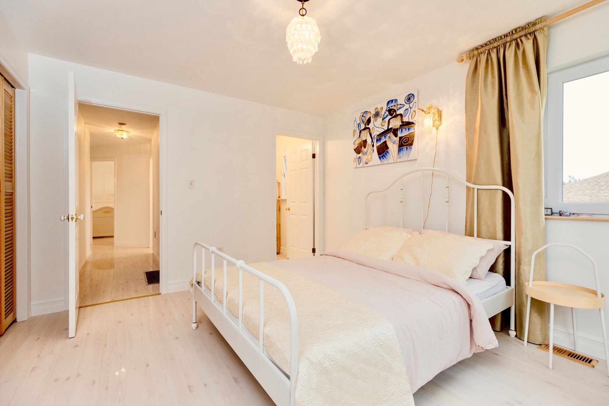 3 bedrooms, in-room safe, iron/ironing board, WiFi