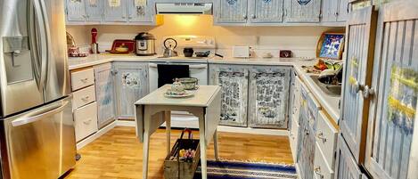 Apartment, 3 Bedrooms, Non Smoking | Private kitchen