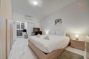 1 bedroom, iron/ironing board, travel cot, WiFi - 1BR home with fully amenities, WIFI & AC in Msida (Msida)