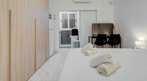 1 bedroom, iron/ironing board, travel cot, WiFi - 1BR home with fully amenities, WIFI & AC in Msida (Msida)