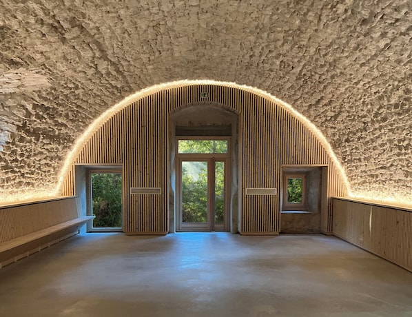 Interior - Chartreuse de Pomier Lodge: "Sainte-Marie de Pomier workshop". (présilly)