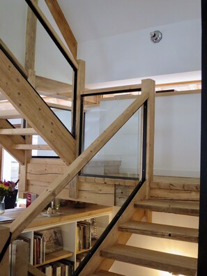 Interior - Chartreuse de Pomier Lodge: "Sainte-Marie de Pomier workshop". (présilly)