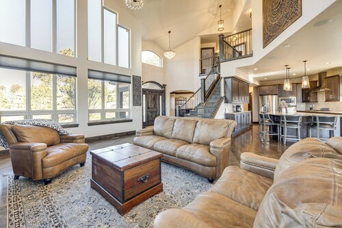 Hot Tub & Games Galore! Colorado Springs Retreat