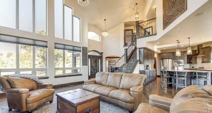 Hot Tub & Games Galore! Colorado Springs Retreat