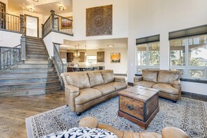 House (5 Bedrooms) | Interior