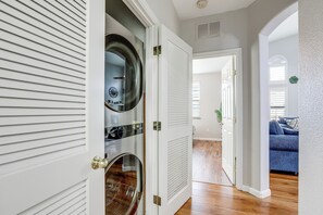 Interior - Extended-stay Ready! Elk Grove Unit w/ Pool Access (Elk Grove)