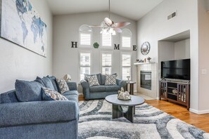 Front of property - Extended-stay Ready! Elk Grove Unit w/ Pool Access (Elk Grove)