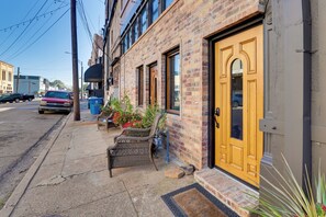 Apartment (0 Bedroom) | Interior - Convenient Couple's Retreat in Dtwn Marshall! (Marshall)