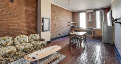 Convenient Couple's Retreat in Dtwn Marshall!