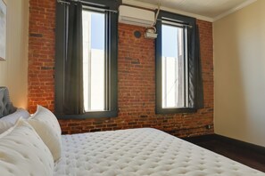 Apartment (0 Bedroom) | Interior - Convenient Couple's Retreat in Dtwn Marshall! (Marshall)