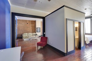 Apartment (0 Bedroom) | Interior - Convenient Couple's Retreat in Dtwn Marshall! (Marshall)