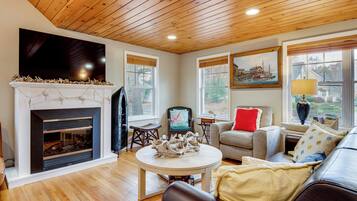 House (2 Bedrooms) | Front of property