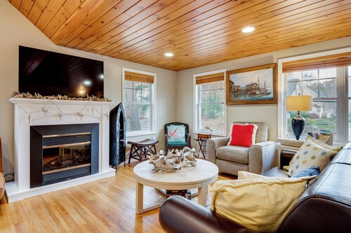 < 1 Mi to Dtwn Ogunquit! Coastal Family Retreat