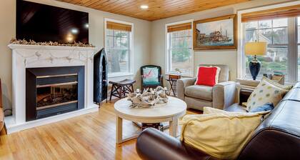 < 1 Mi to Dtwn Ogunquit! Coastal Family Retreat