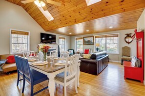 House (2 Bedrooms) | Interior - < 1 Mi to Dtwn Ogunquit! Coastal Family Retreat (Ogunquit)