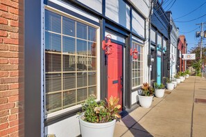 Apartment (2 Bedrooms) | Interior - Ultimate Convenience: Historic Dtwn Marshall Apt! (Marshall)