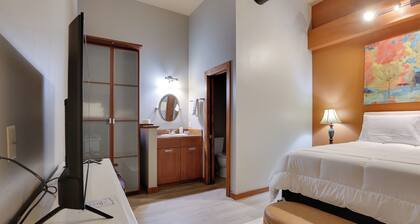 Ultimate Convenience: Historic Dtwn Marshall Apt!